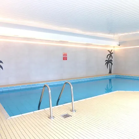 Apartment Citylife Pool Sauna 5 Pers Near Lift Wifi Ps4 *